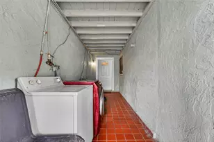 6207 Blossom Ave, Tampa, FL 33614 - Photo 4