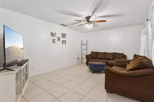 27922 Tammi Dr, Tavares, FL 32778 - Photo 10