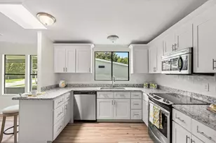 4039 N Citrus Cir, Zellwood, FL 32798 - Photo 8