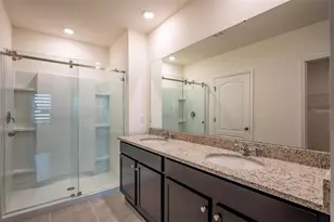 2464 Ribbon Fall Ave, Davenport, FL 33837 - Photo 8