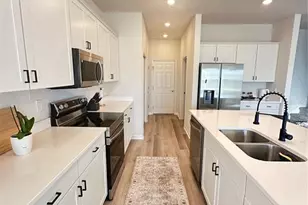 452 Huckleberry Blossom Dr, Saint Cloud, FL 34771 - Photo 4