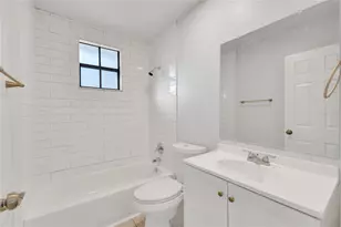 975 Derbyshire Dr, Kissimmee, FL 34758 - Photo 14