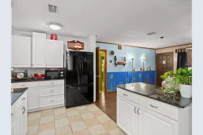 7235 15th St N, Saint Petersburg, FL 33702 - Photo 2