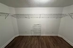 2718 S Sunrise Ct, Orlando, FL 32806 - Photo 12