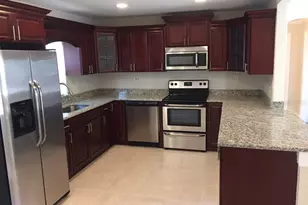 2718 S Sunrise Ct, Orlando, FL 32806 - Photo 4