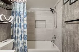 6011 Laketree Ln, Temple Terrace, FL 33617 - Photo 16