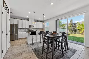 5685 Surprise Lily Dr, Winter Garden, FL 34787 - Photo 6