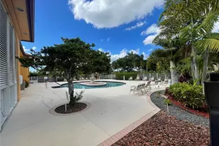 13455 SW 9th Ct, Pembroke Pines, FL 33027 - Photo 10
