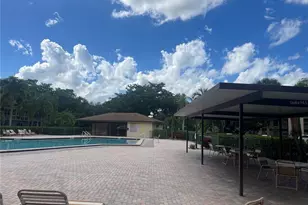 13455 SW 9th Ct, Pembroke Pines, FL 33027 - Photo 8