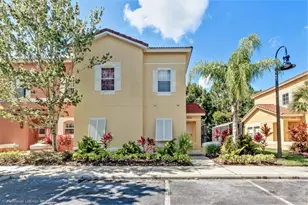 4732 Vero Beach Pl, Kissimmee, FL 34746 - Photo 1