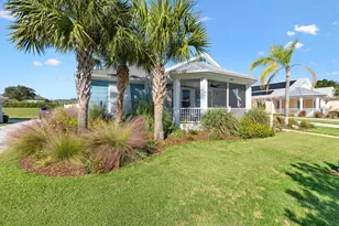 1052 Sugarloaf Key Loop, Lady Lake, FL 32159 - Photo 4