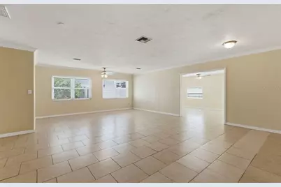 1300 79th Avenue N, Saint Petersburg, FL 33702 - Photo 20