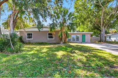 1300 79th Avenue N, Saint Petersburg, FL 33702 - Photo 1