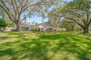 4242 Leafway Cir, Leesburg, FL 34748 - Photo 2