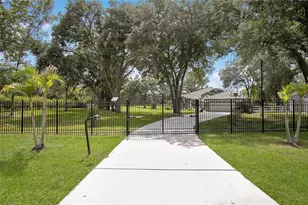 19616 Livingston Ave, Lutz, FL 33559 - Photo 6