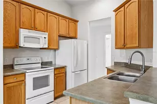 3042 Wild Pepper Ave, Deltona, FL 32725 - Photo 10