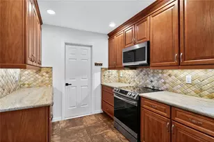 1948 Magnolia Cir, Tavares, FL 32778 - Photo 8