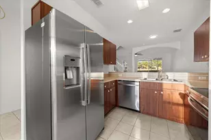 1286 S Beach Cir, Kissimmee, FL 34746 - Photo 8