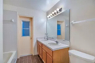 6019 Long Peak Dr, Orlando, FL 32810 - Photo 18