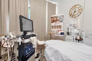 6881 Kingspointe Pkwy, Orlando, FL 32819 - Photo 10