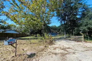 11651 SE 82nd St, Morriston, FL 32668 - Photo 2