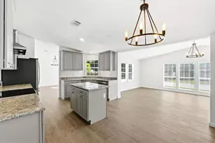 5180 Lexington Cir, Wildwood, FL 34785 - Photo 4