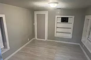 239 S Indiana Ave, Groveland, FL 34736 - Photo 12