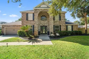 303 Remington Dr, Oviedo, FL 32765 - Photo 2