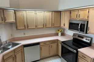 30 Pine Tree Dr, Palm Coast, FL 32164 - Photo 6