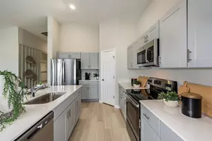 2279 Canyon Oak Dr, Davenport, FL 33837 - Photo 2