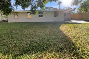 2132 McIntosh Rd, Sarasota, FL 34232 - Photo 6