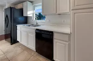 2132 McIntosh Rd, Sarasota, FL 34232 - Photo 8