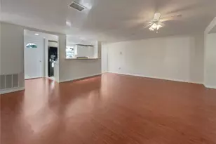 2132 McIntosh Rd, Sarasota, FL 34232 - Photo 2