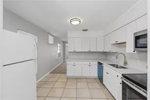 6494 3rd Ave S, Saint Petersburg, FL 33707 - Photo 4