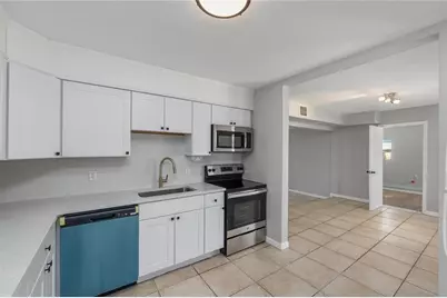 6494 3rd Avenue S, Saint Petersburg, FL 33707 - Photo 2