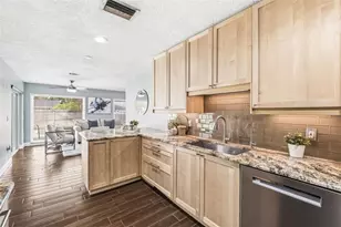 5037 Nadine St, Orlando, FL 32807 - Photo 8