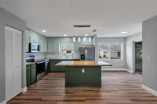 9755 SW 94th Terrace, Ocala, FL 34481 - Photo 2