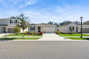 702 Heritage Sq Dr, Haines City, FL 33844 - Photo 1