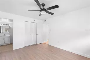 555 62nd St S, Saint Petersburg, FL 33707 - Photo 8