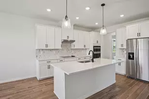 1862 Coolridge Pl, Zephyrhills, FL 33541 - Photo 4