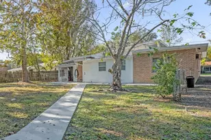 32 Virginia Ave, Deland, FL 32724 - Photo 2