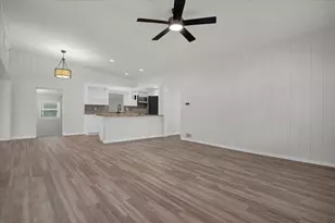 32 Virginia Ave, Deland, FL 32724 - Photo 6