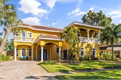 911 Jungle Avenue N, Saint Petersburg, FL 33710 - Photo 2
