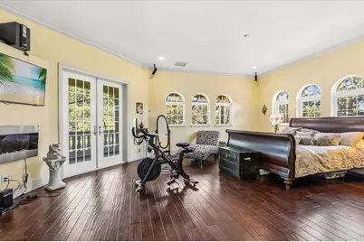 911 Jungle Avenue N, Saint Petersburg, FL 33710 - Photo 42