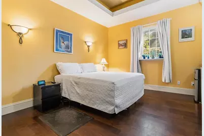 911 Jungle Avenue N, Saint Petersburg, FL 33710 - Photo 24