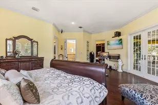 911 Jungle Ave N, Saint Petersburg, FL 33710 - Photo 36