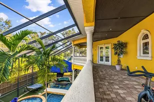 911 Jungle Ave N, Saint Petersburg, FL 33710 - Photo 36