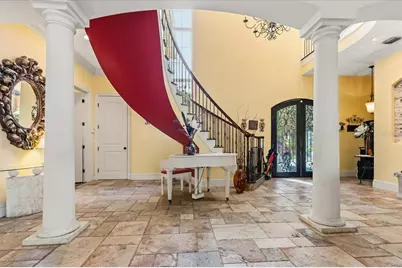 911 Jungle Avenue N, Saint Petersburg, FL 33710 - Photo 26