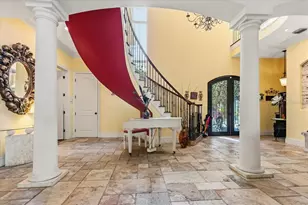 911 Jungle Ave N, Saint Petersburg, FL 33710 - Photo 26