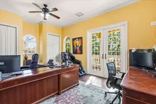 911 Jungle Ave N, Saint Petersburg, FL 33710 - Photo 44